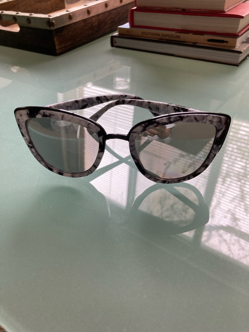 QUAY Oversized Cat-Eye Marbled Sunglasses NWOT